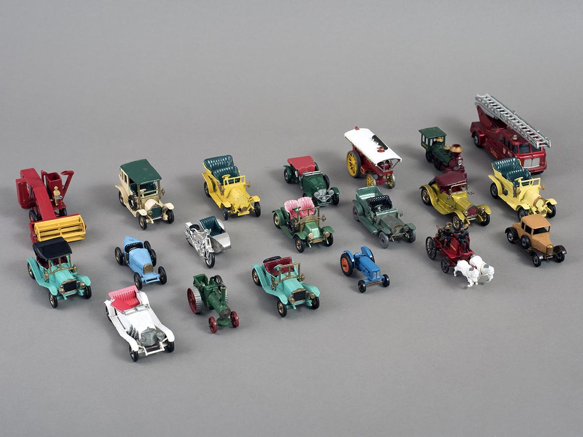 Colección de autos de juguetes