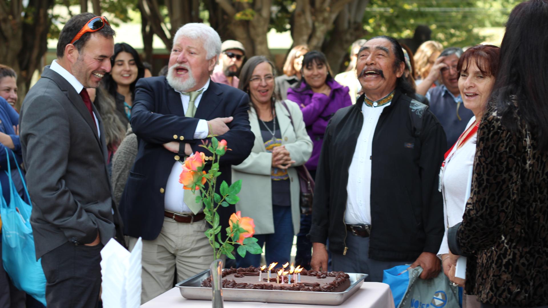 Director y amigos del Museo Celebrando.