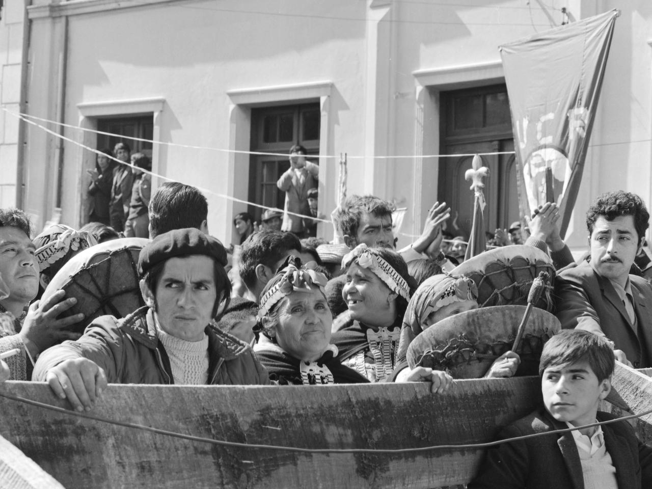 Salvador Allende llega a Temuco en el mes de marzo del año 1971, en el marco de la Reforma Agraria para profundizarla y entregar a la población mapuche las herramientas para su inserción en el mundo agrícola. El día 28 se crea el Instituto de capacit