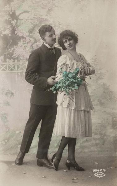 Conquista amorosa con flores celestes