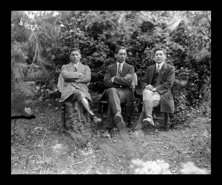 Benedicto Rivas (al centro) y amigos Benedicto Rivas (al centro) y amigos