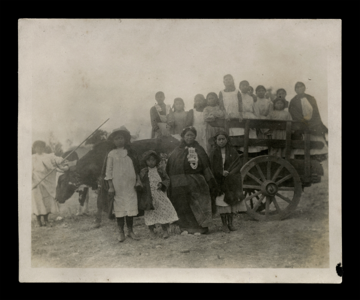 Alumnas mapuche internas Misión Anglicana de Cholchol Alumnas mapuche internas Misión Anglicana de Cholchol